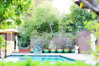 Image de Spectacular views 3-bedroom villa with pool and gardens in walkable Los Feliz