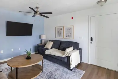 Image de Landing | Stunning 2bd, Gym, Pool