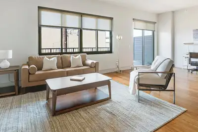 Image de Landing | Stylish 3bd, Tennis Court, Gym