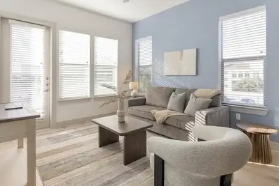 Landing | Modern 1bd, Pool, Courtyard