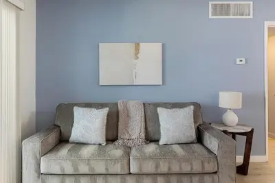 Image de Landing | Spectacular 2bd, Courtyard