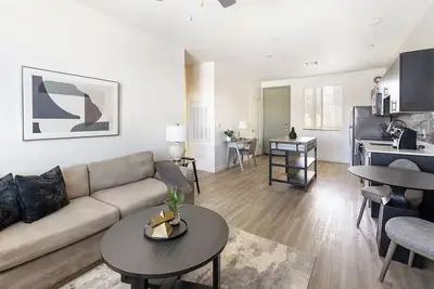 Image de Landing | Stunning 2bd, Yoga Studio, Clubhouse