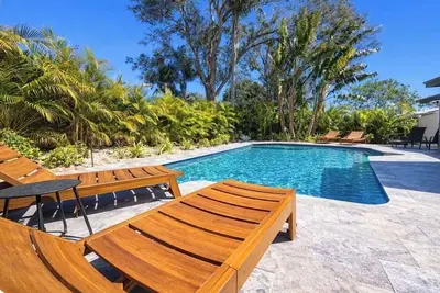 Image de Guest Favorite! Tropical Home Heated Pool, 3 Bedrooms, 2 Bathrooms, Fenced Yard