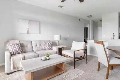 Image de Landing | Beautiful 2bd, Clubhouse, Game Room