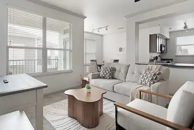 Image de Landing | Stylish 2bd, Game Room, Clubhouse