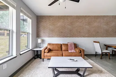 Image de Landing | Beautiful 2bd, Game Room, Rooftop Lounge