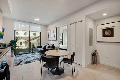Image de Downtown Retreat with Rooftop Pool