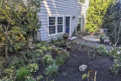 Image de Felida's Garden Haven, a cozy 2-bedroom apartment ideal for medium-long tenant