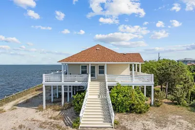 Image de 7659 - Sound Garden - Soundfront, pet friendly home in Avon