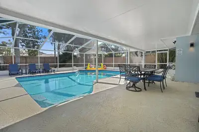 Image de Beach Retreat - 3/2 family oasis, heated pool\nSleeps 8 - 15 min to beaches