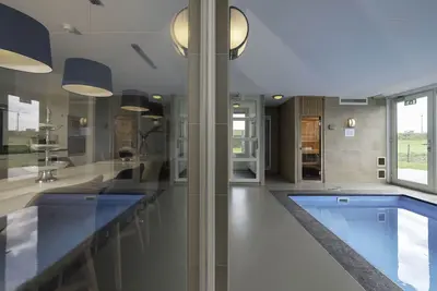 Image de Maison de vacances privée avec bain à remous, Wifi, piscine privée, Tv, terrasse, animaux admis
