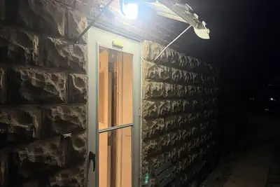 Image de Cozy 1-bedroom apartment in Trafford with Ac close to Pittsburgh for draft