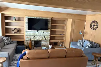 Image de 2-bedroom duplex in Mt. Washington on quiet family street near Grandview Ave.