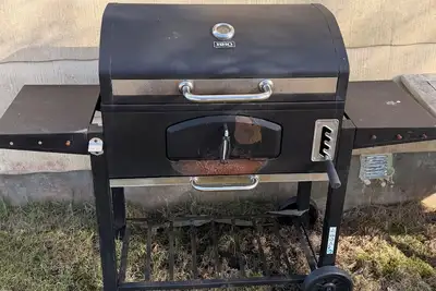 Image de 90kvm bostad med öppen spis, balkong, parkettgolv, stor smart Tv, ljudanläggning