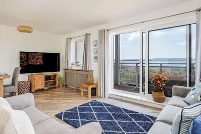 Image de 2 chambres à coucher à Poole