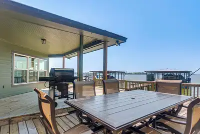 Image de Boat, Fish, Unwind! Lakefront Livingston Getaway