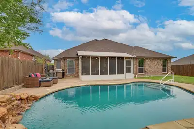 Image de Spacious Arlington Home By Shops, Parks & Lakes