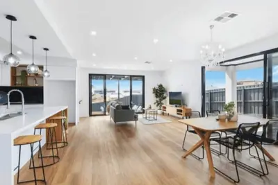 Image de Modern Luxe Haven – Your Geelong Escape