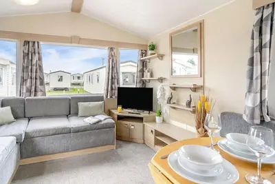 Image de Bronze Caravan with parking*