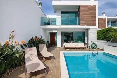 Image de Villa « Meluna » avec balcon, Wi-Fi et climatisation