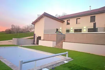 Maison T5 + POSSIBILITÉ T2 En Plus