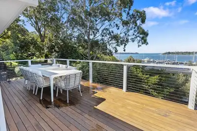 Image de Marina House: Sweeping 180-degree views across the marina