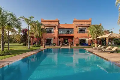 Image de Maison de vacances privée avec piscine privée, climatisation, Wifi, Tv, patio, vue panoramique