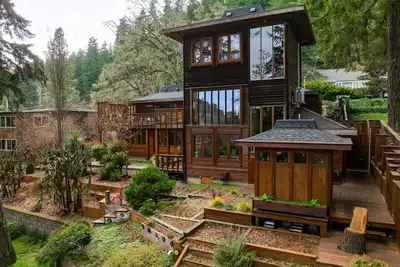 Image de Lumbermill Modern: A 3-bedroom Zen sanctuary near the U of O