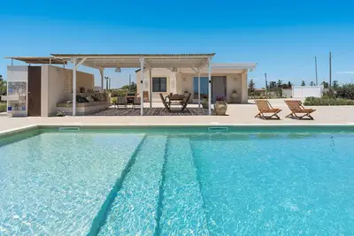 Image de Maison de vacances avec piscine privée, climatisation, Wifi, Tv, véranda, vue panoramique