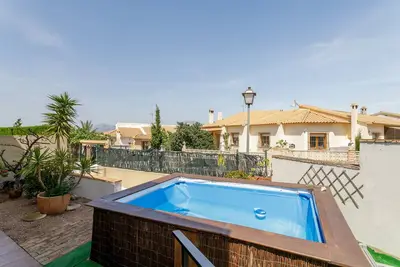 Image de Maison de vacances 'Dawn Of Busot' avec terrasse privée, jardin privé et Wi-Fi