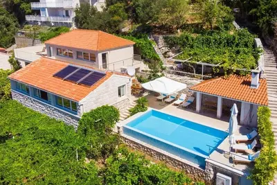 Image de Elegant Sea-View Villa with Pool