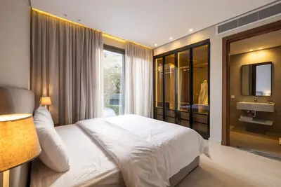 Image de 3-Bedroom Apart with Garden Views & Balcony Ff