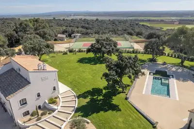 Image de Mas Saint-Gilles – Piscine & Tennis.