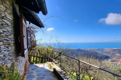 Image de Maison en pierre 'Paradiso San Giacomo' avec vue mer et grand jardin