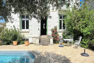 Image de Villa Pontaillac- piscine- parking- 10 personnes