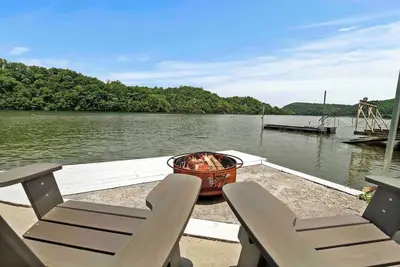 Image de Quattro Doggos- Escape on the Lake!