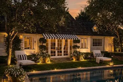 Image de Charming and Chic Beverly Hills Cottage/Guesthouse steps from Bh Hotel. Private.
