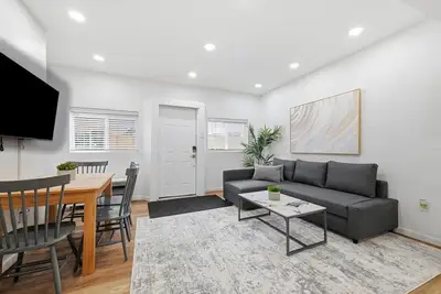 Image de Pittsburgh/Millvale Modern & Cozy One Bedroom Apartment with Free Street Parking