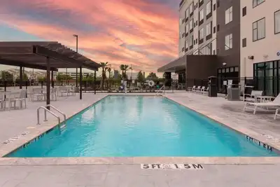Image de Woodforest Bank Stadium 2 Queen Studio w/Pool, Gym