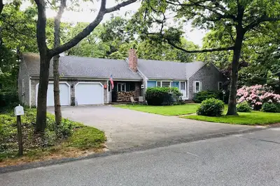 Image de 3 Br 2 Ba Home in Charming Chatham - Close to Beaches, Town and Lobster Rolls!