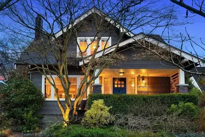 Image de Gorgeous 3-bed house with Ac - Walk to Lightrail/Worldcup, Greenlake, Shops!