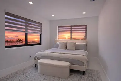 Image de Luxury 1 King Br Retreat near Calle Ocho
