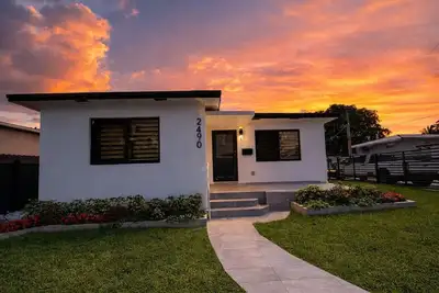 Image de Luxury 2br Boutique Apt Near Calle Ocho | Sleeps 5