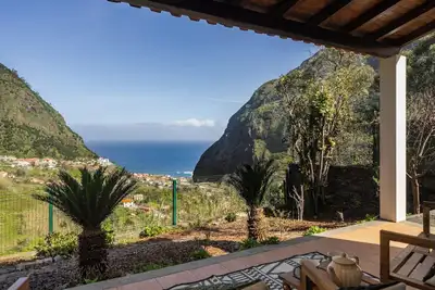 Image de Nates House - Maison à deux chambres avec jardin