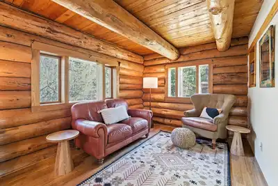 Image de Wonderful 4-bedroom cabin in tranquil Whitefish perfect for relaxing getaway