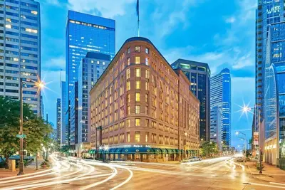 Image de The Brown Palace | Signature King | Classic Grandeur, Spa Escape | 2 Units