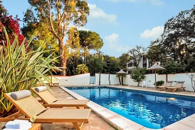 Image de Moderne villa piscine