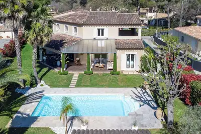Image de Villa 205m² Piscine Chauffée – Proche Cannes