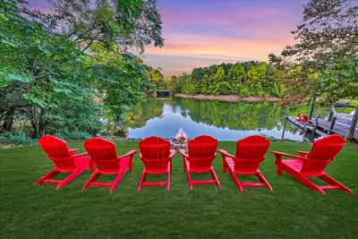 Image de Wet Feet Retreat - Beautiful lake house with incredible views and dock