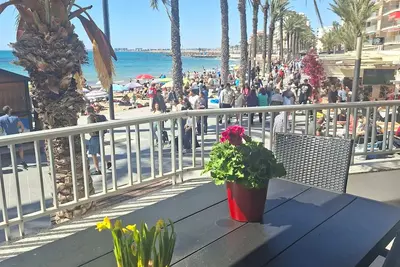 Image de Magnifique appartement de plage pour 4 personnes avec belle terrasse sur mer